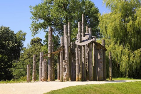Wooden sculpture in the Donaupark