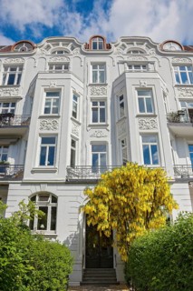 Facade of a middle-class residential building in the Hamburg district of Eppendorf