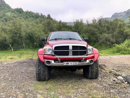 Red Dodge-Ram Superjeep