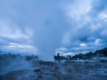 Active geothermal field
