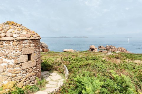 Stone turrets