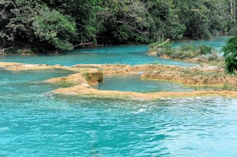 Turquoise water at the Cataratas de Agua Azul