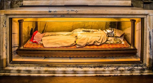 Interior with Entombment of Beato Alfredo Ildefonso Schuster