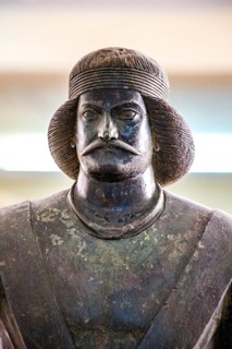 Bronze statue of Prince Shami