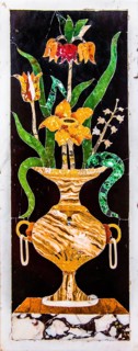 Altar impresses with beautiful marble inlay work showing Christian motifs