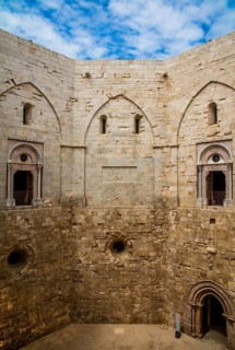 Octagonal courtyard of the fort