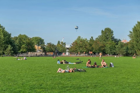 People in the Park am Gleisdreieck