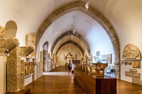 Plasteroteca with copies of sculptures and architectural fragments from the most important monuments of the Puglia region
