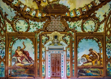 Hall of Rivers with an artificial foliage carving structure