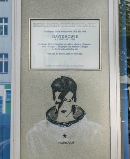 Memorial plaque
