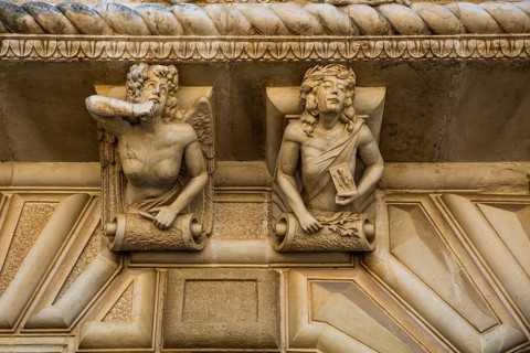 Baroque figures at the Castello Ducale