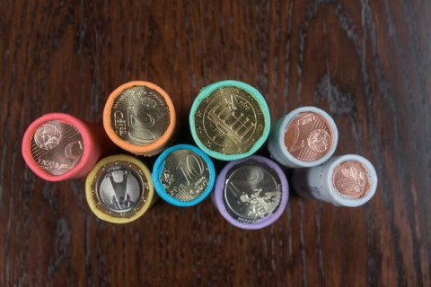 Coin roll or money roll