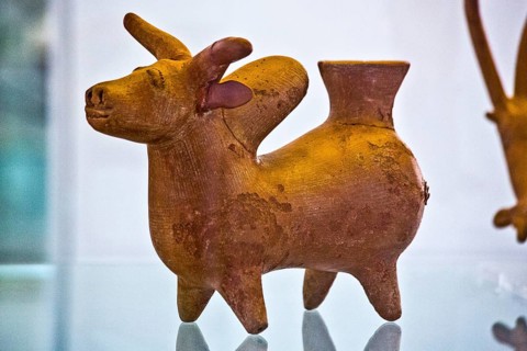 Rhyton in the shape of an ox made of pottery
