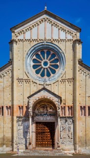 Facade and portal with marble reliefs