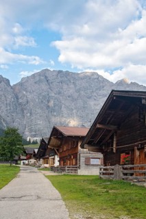 Almdorf Eng