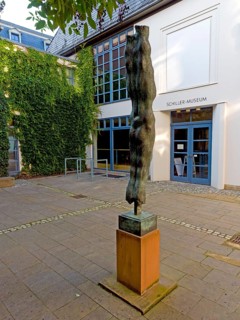 Sculpture in front of the Schiller Museum