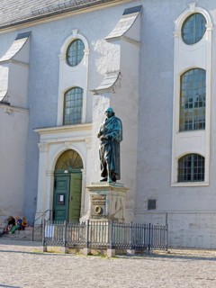 Monument to Johann Gottfried Herder