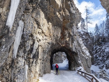 Snowshoe hiker in the Teufelsklamm