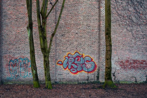 Wall at the southern cemetery with graffiti