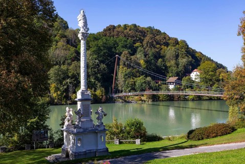 Marian column with Marian footbridge from Wernstein am Inn to Neuburg am Inn