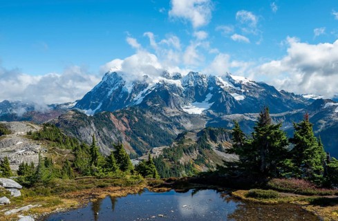 Small mountain lake at Tabletop Mountain