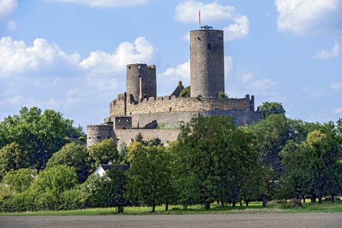 Ruins of the medieval Stauferburg Muenzenberg
