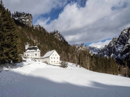 Church and mountaineers' cemetery in Johnsbach
