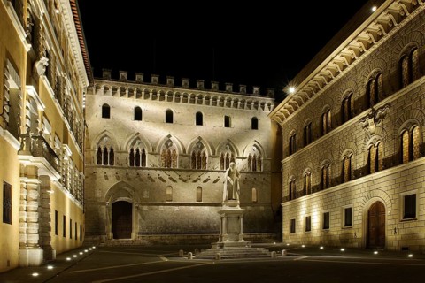 Night view of Piazza Salimbeni with statue of Sallustio Bandini
