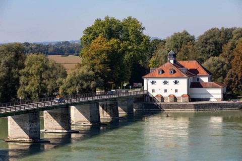 Old Inn Bridge between Schaerding and Neuhaus am Inn
