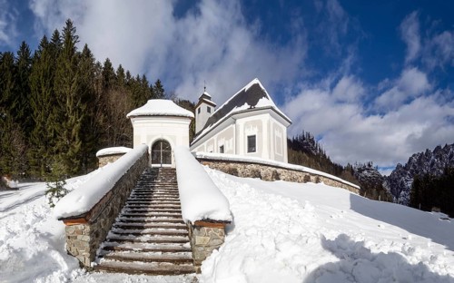 Church and mountaineers' cemetery in Johnsbach
