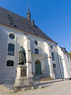 Monument to Johann Gottfried Herder