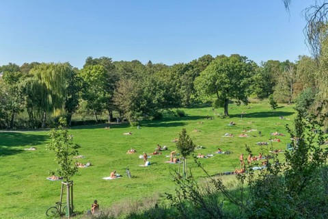 Nudism in Friedenthal Park at Halensee
