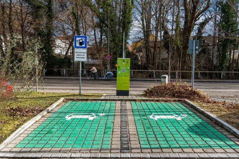 Public charging station for electric vehicles at the Erding District Office