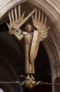 Archangel Michael by the sculptor Ulfert Jansen in the gallery arch in Ulm Minster