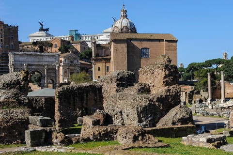 Ruin with foundation walls and foundation of the temple of Gaius Julius Caesar