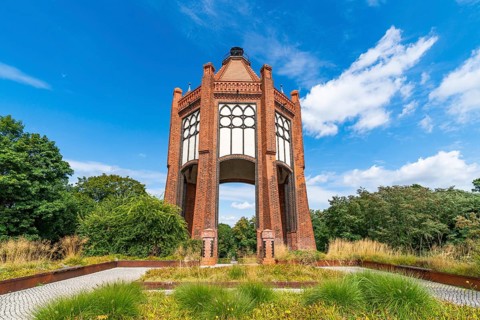 Bismarck Tower on the Vineyard