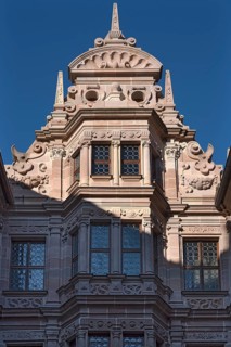 Gables of the courtyard of the former Pellerhaus restored by stonemasons