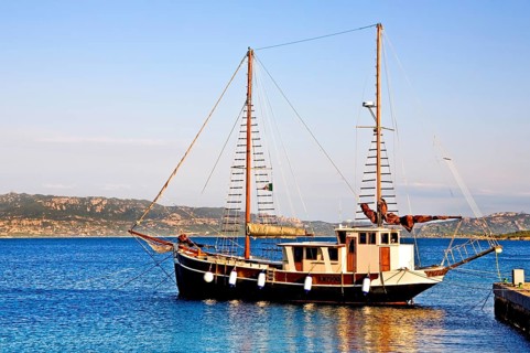 Sailing ship
