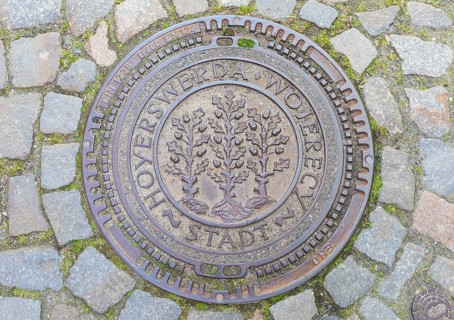 Manhole cover with coat of arms of Hoyerswerda