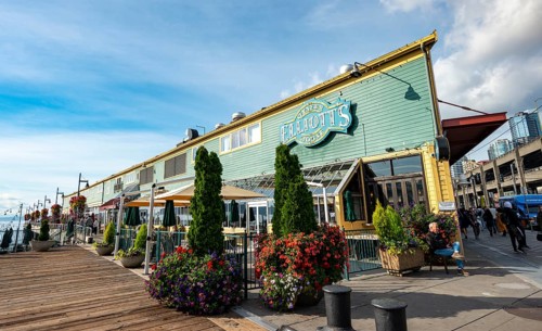 Elliott's Oyster House restaurant on a pier