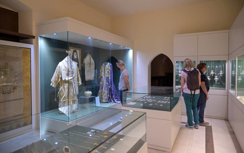 Liturgical vestments