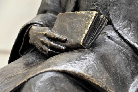 Detail Book and Hand