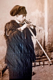 Launedda flute player