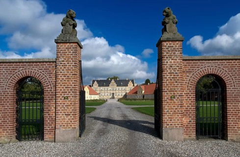 Lungholm Manor