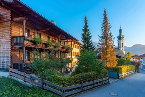 Reit im Winkl climatic health resort with St. Pancratius parish church