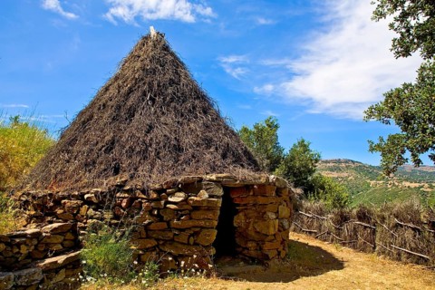 Replica Nuragher huts at Su Tempiesu