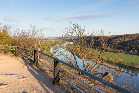 Hiking trail on the Bosel with a view into the Elbe valley