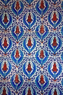 Iznik tulips in Ruestem Pasa Mosque