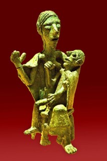 Nuraghic bronze statuette of the mother of the slain