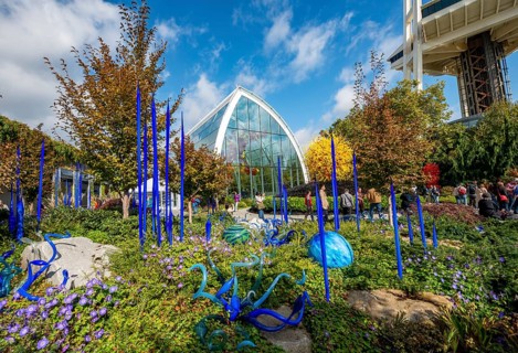 Sculpture garden with colourful glass artworks by Dale Chihuly